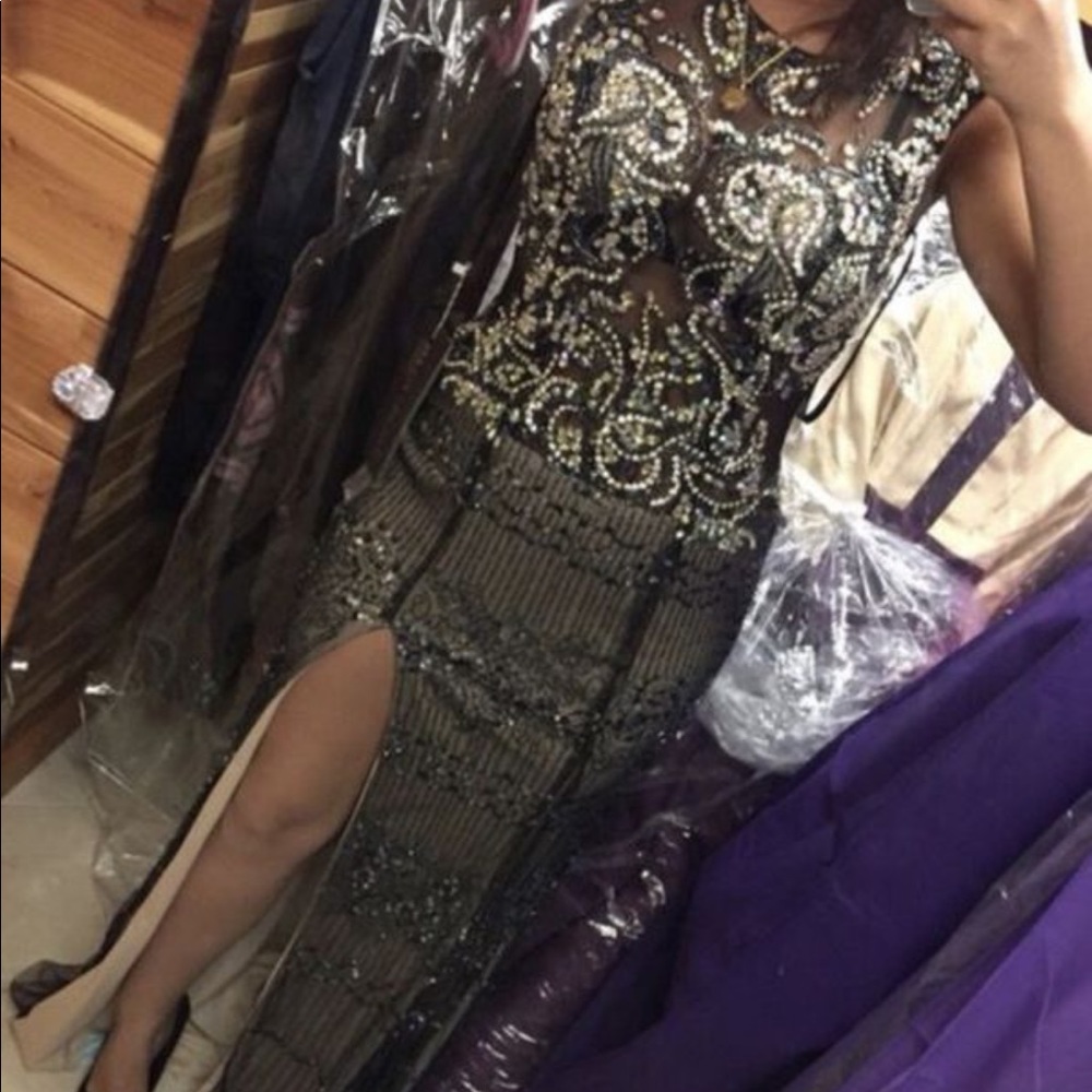 Dress - Picture 2 of 7